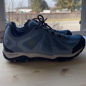 Columbia Women’s size 10 shoes